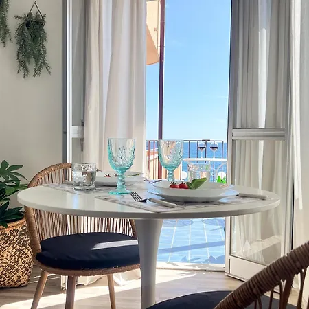 Seafront Tysandros アパート