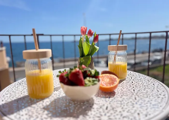 Apartment Seafront Tysandros *