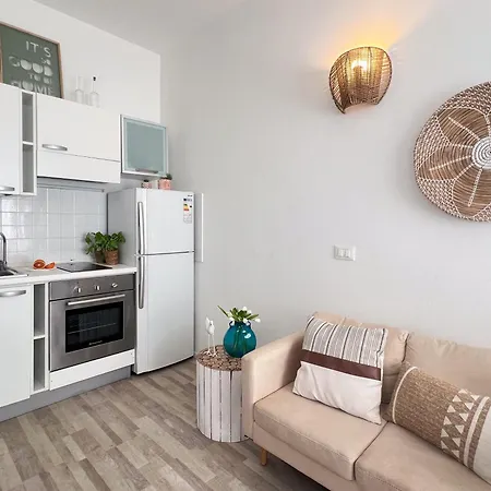 Seafront Tysandros Апартаменты Джардини-Наксос