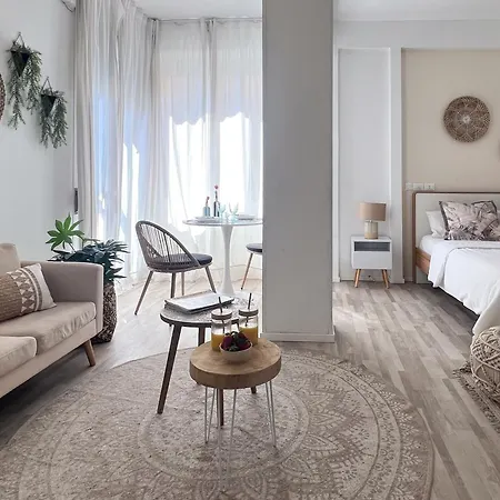 Seafront Tysandros 公寓