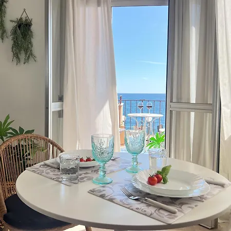 Apartamento Seafront Tysandros